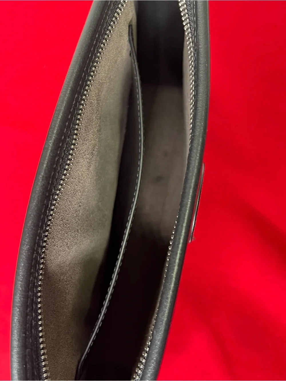 Gucci Beauty Case with Interlocking G Black GG Supreme Toiletry Pouch Leather